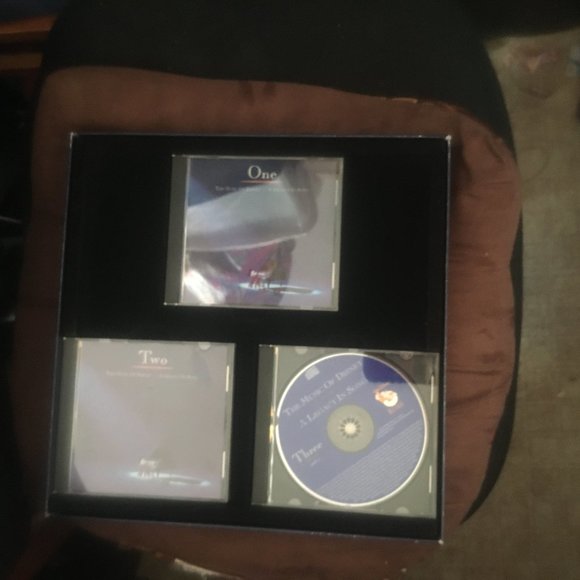 🎠The Music of Disney, A Legacy in Song 89 $25 or $20 w/offer - Picture 4 of 5